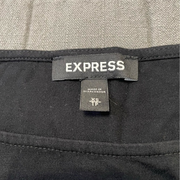 Express top like new​​​​​​​ - Picture 2 of 3